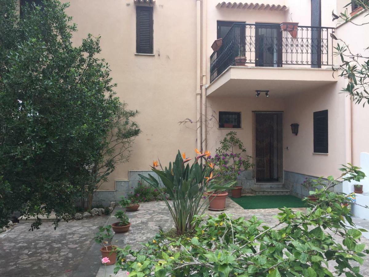 סן ויטו לו קאפו B&B Villa Il Carrubo מראה חיצוני תמונה